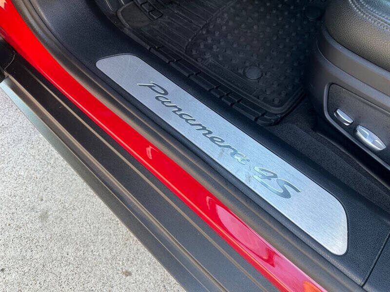 2017 Porsche Panamera 4S