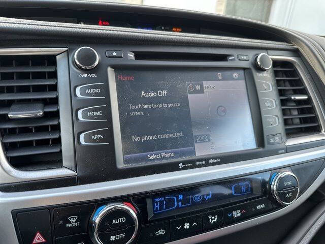 2017 Toyota Highlander SE