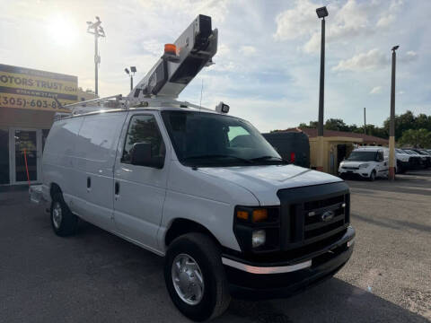 2013 Ford E-Series E-350 SD