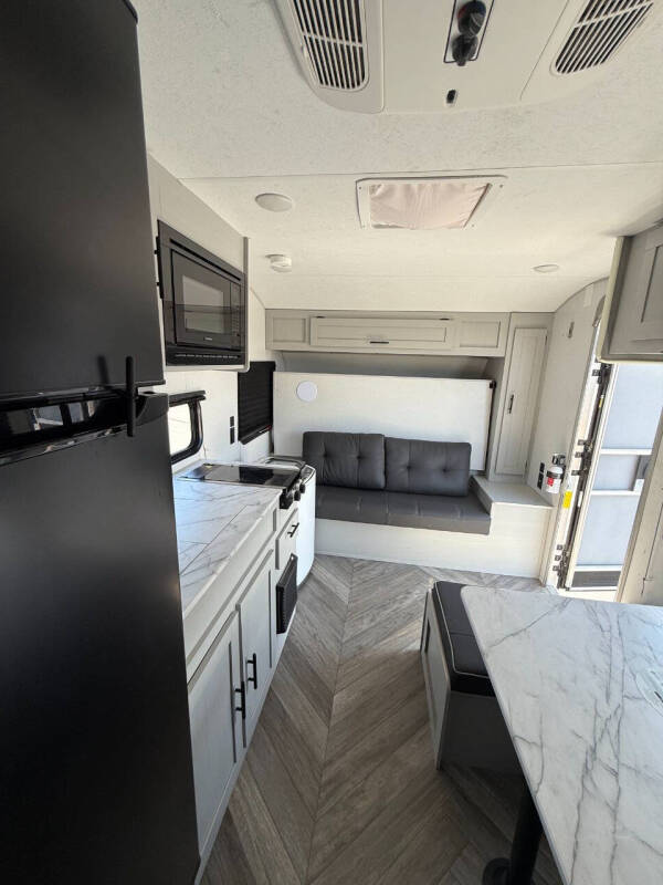 2021 Forest River platinum Salem FS 179DBKX