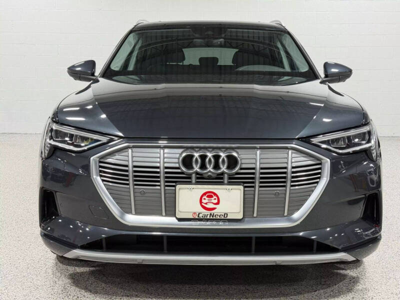 2019 Audi e-tron quattro Premium Plus