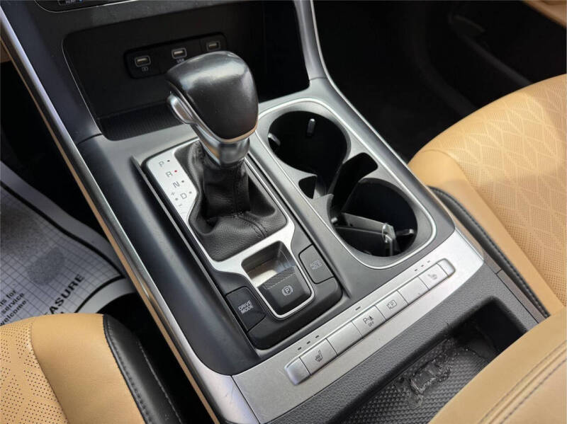 2023 Kia Carnival