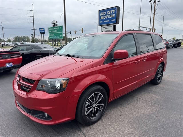 2015 Dodge Grand Caravan R/T's photo
