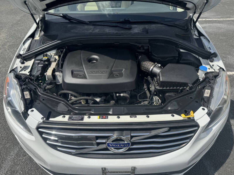 2016 Volvo XC60 T6 Drive-E Platinum