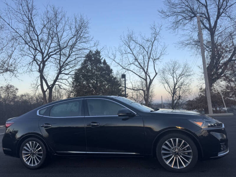 2017 Kia Cadenza Technology