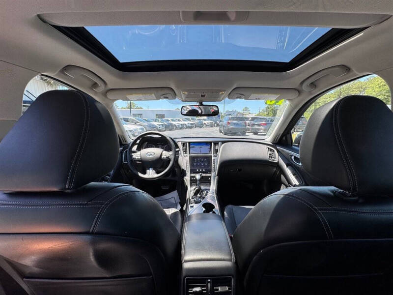 2015 Infiniti Q50