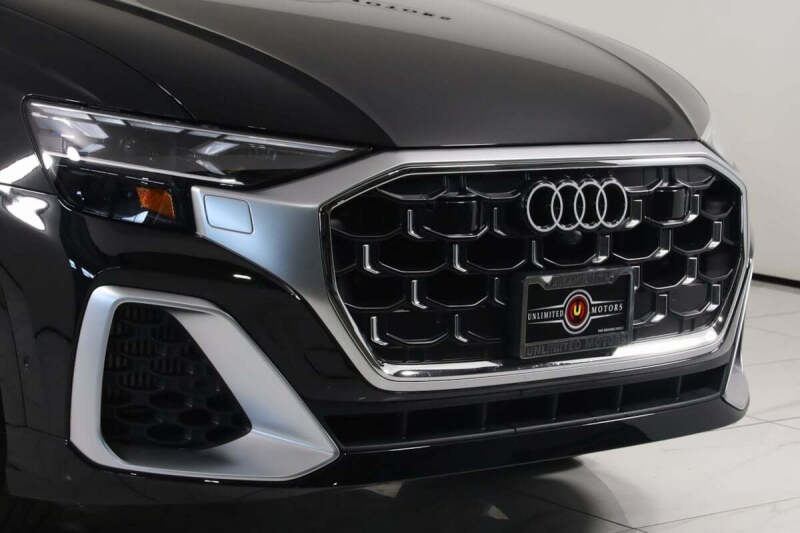 2024 Audi SQ8 4.0T quattro Premium Plus