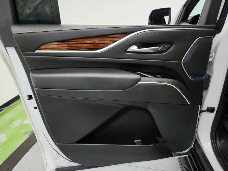 2022 Cadillac Escalade ESV Luxury