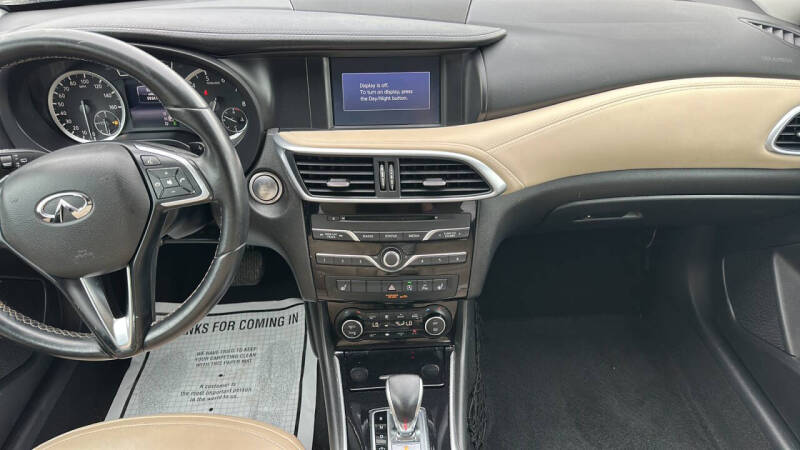 2018 Infiniti QX30 Premium