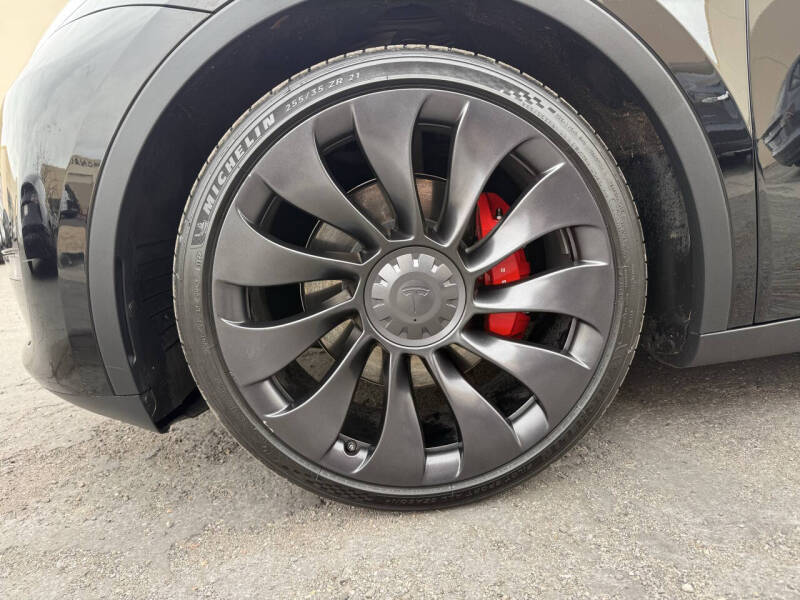 2023 Tesla Model Y Performance