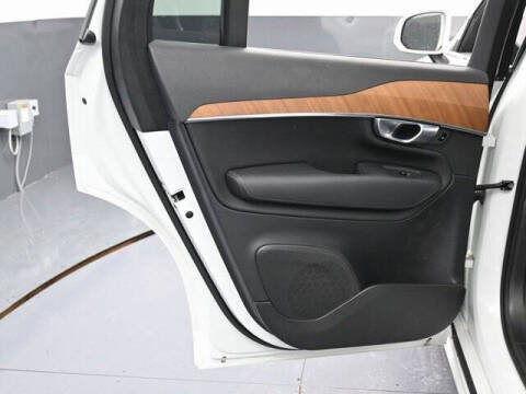 2024 Volvo XC90 B5 Plus Bright Theme