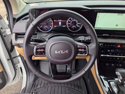 2024 Kia Carnival EX