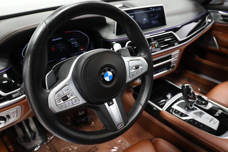 2022 BMW 7 Series M760i xDrive