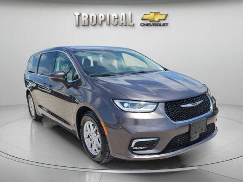 2023 Chrysler Pacifica Touring L