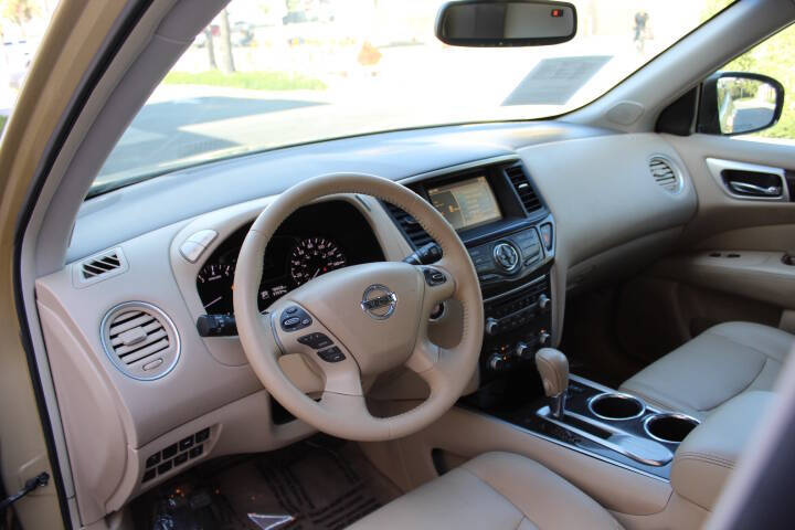 2013 Nissan Pathfinder SL