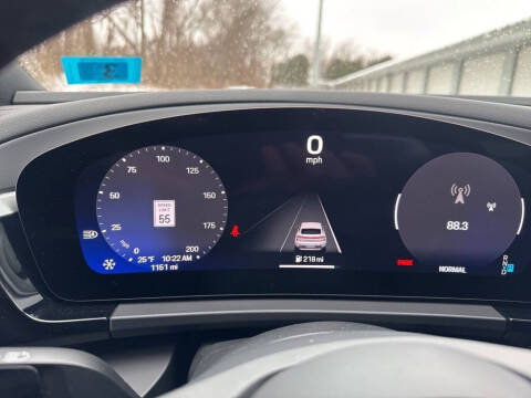 2025 Porsche Macan 4S Electric