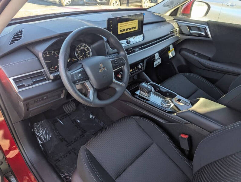 2026 Mitsubishi Outlander ES