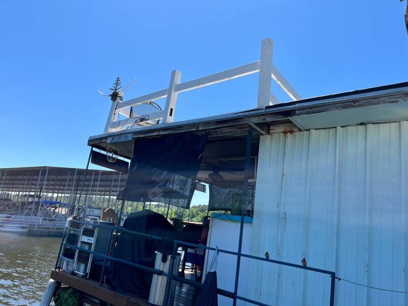 2000 HOUSE BOAT HOMEMADE