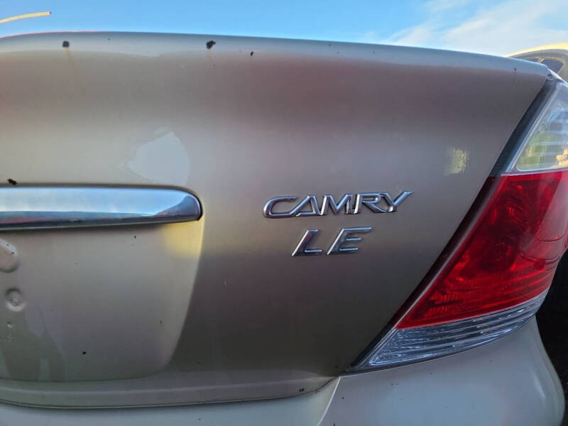 2005 Toyota Camry LE