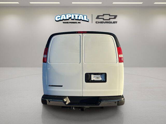 2025 Chevrolet Express 2500