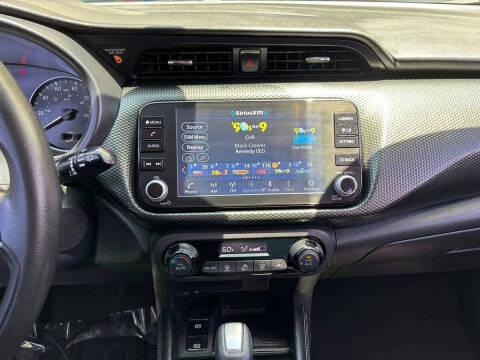 2022 Nissan Kicks SV