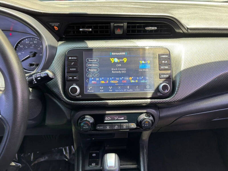 2022 Nissan Kicks SV