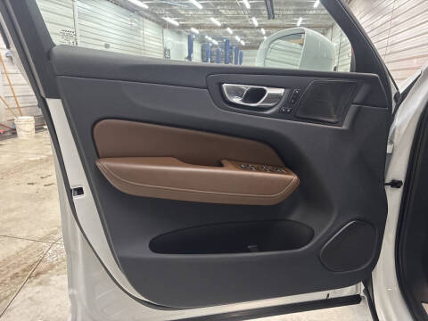 2022 Volvo XC60 B5 Inscription