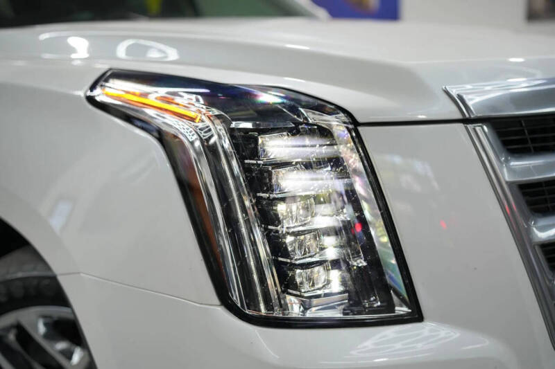 2016 Cadillac Escalade Luxury Collection