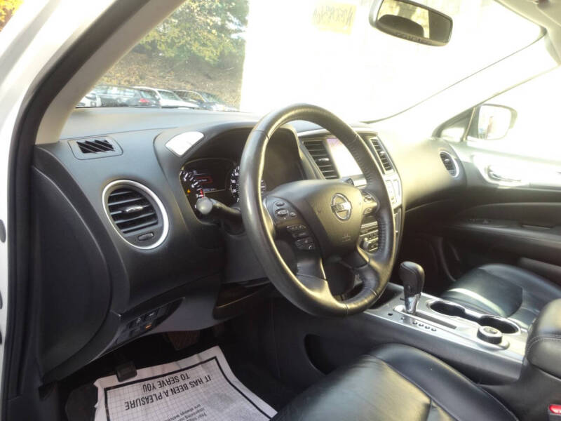 2018 Nissan Pathfinder SL