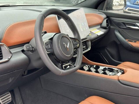 2025 VinFast VF8 Plus