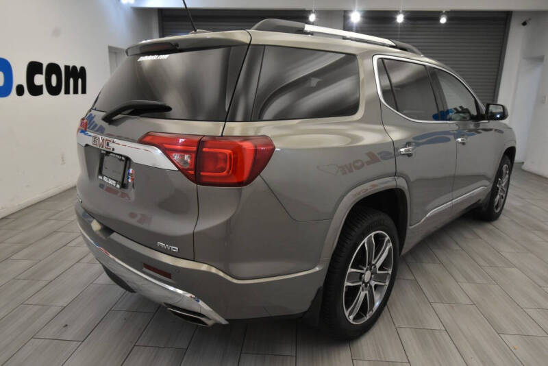 2019 GMC Acadia Denali