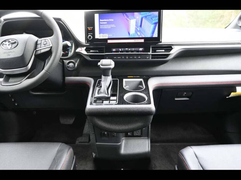 2025 Toyota Sienna XSE 7-Passenger