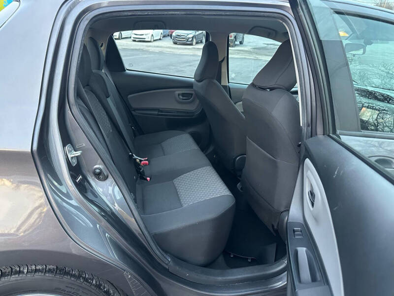 2015 Toyota Yaris 5-Door LE