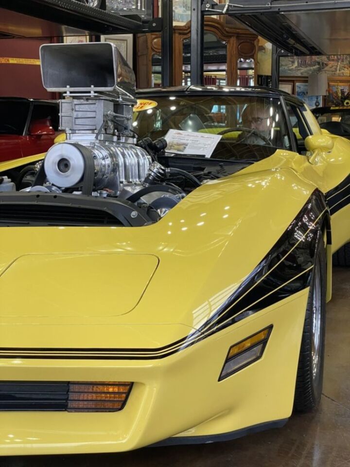 1977 Chevrolet Corvette 4