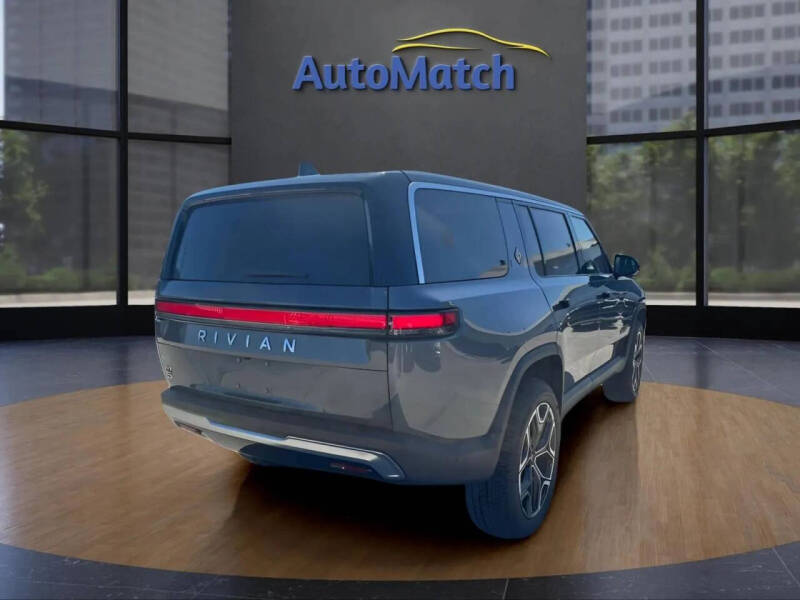 2025 Rivian R1S