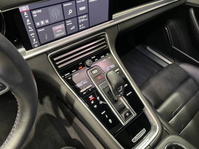 2018 Porsche Panamera 4