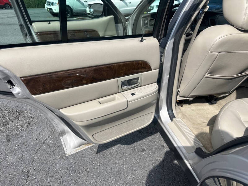 2011 Mercury Grand Marquis LS