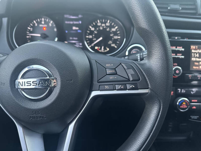 2018 Nissan Rogue Sport SV