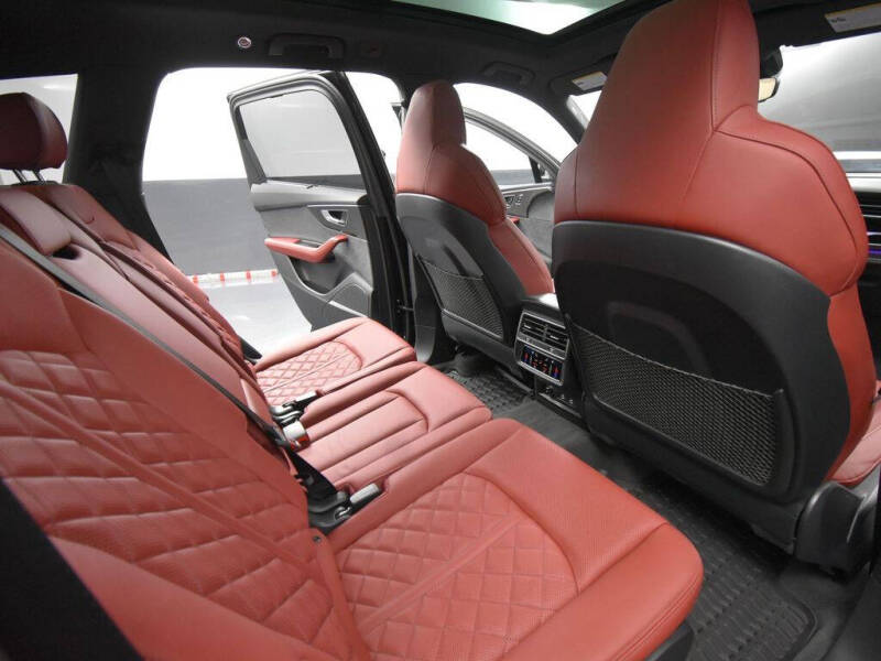 2024 Audi SQ7 4.0T quattro Premium Plus