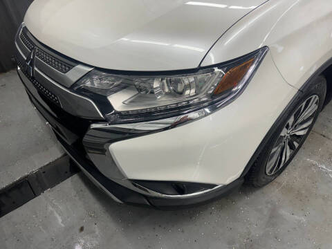 2019 Mitsubishi Outlander SE