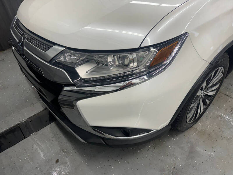 2019 Mitsubishi Outlander SE