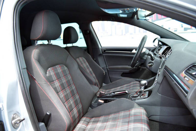 2017 Volkswagen Golf GTI S