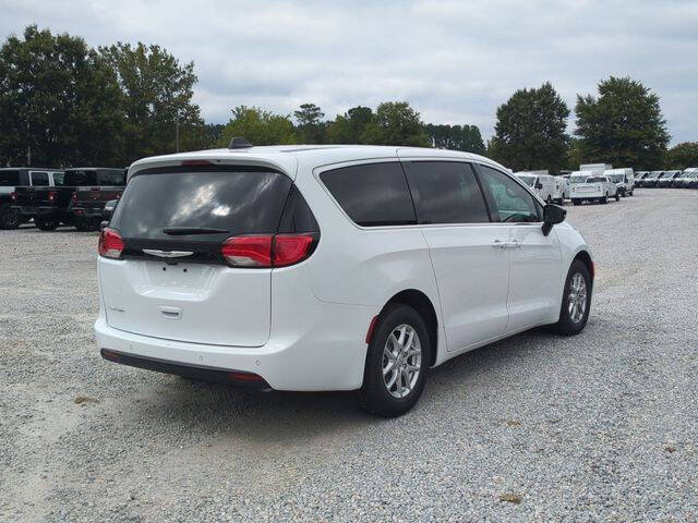 2026 Chrysler Voyager LX