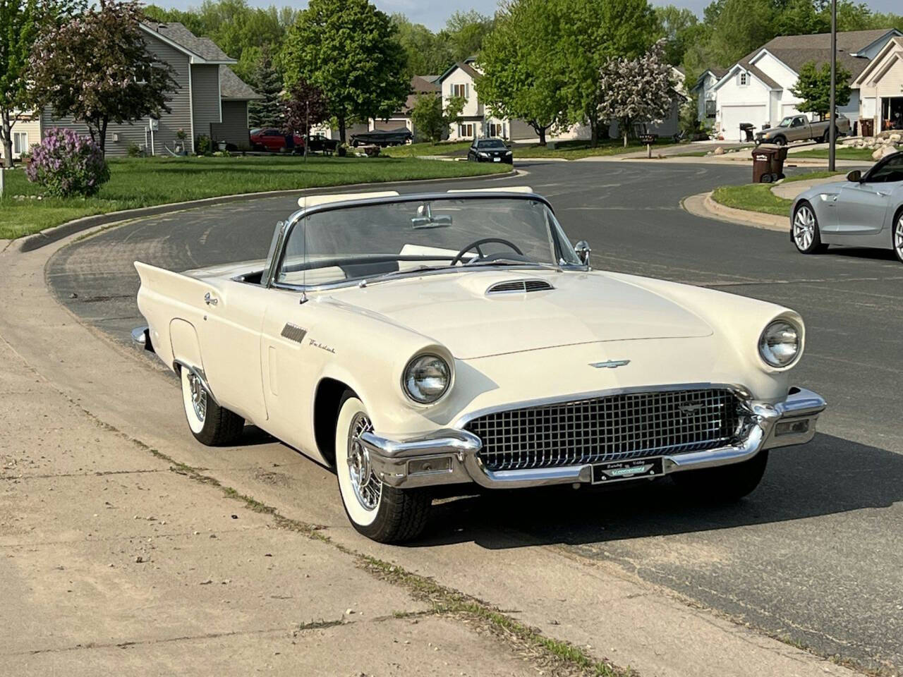 1957 Ford Thunderbird 1