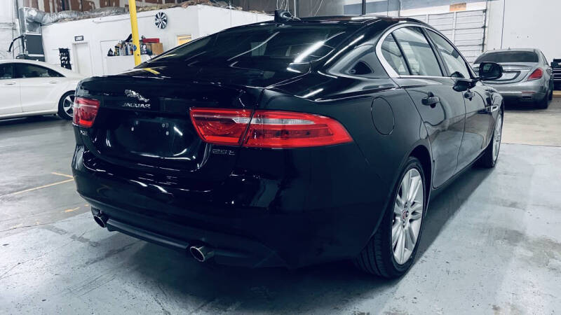 2019 Jaguar XE 25t Prestige