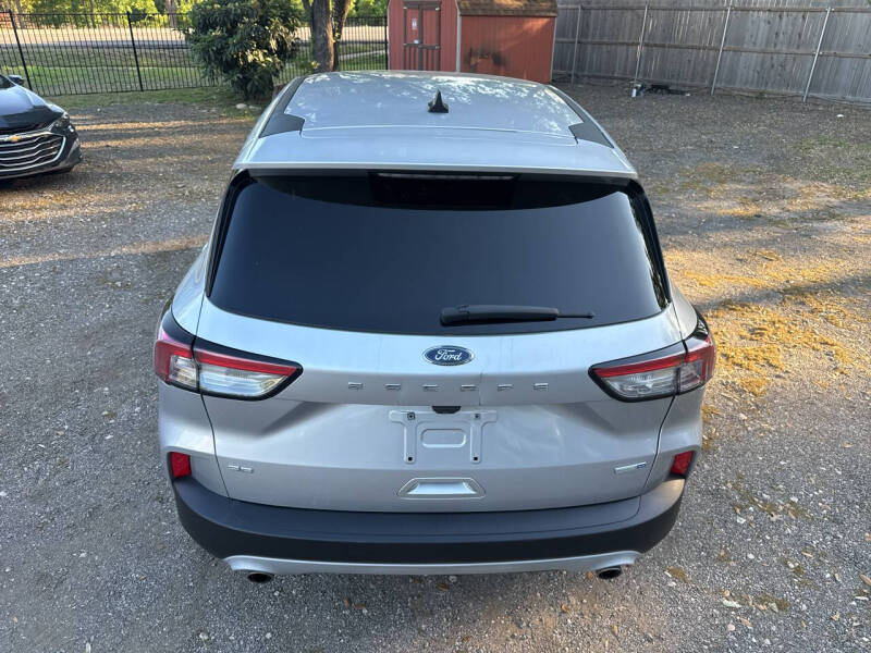 2020 Ford Escape SE