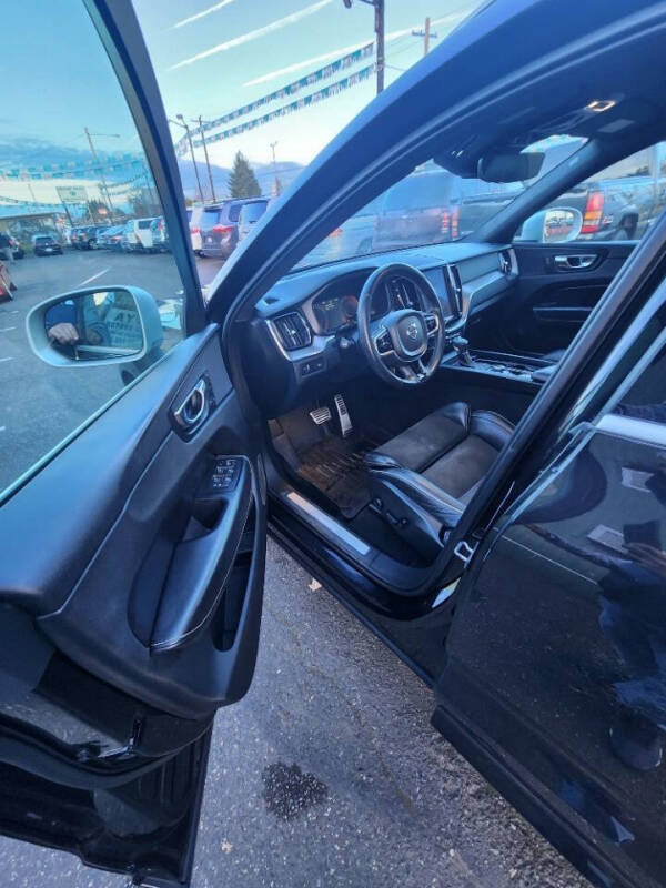 2018 Volvo XC60 T6 R-Design