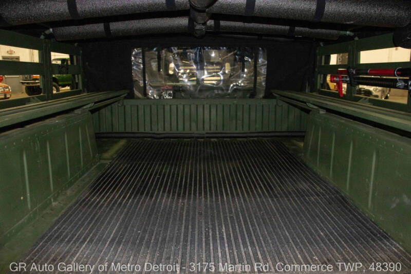 2001 AM General Hummer