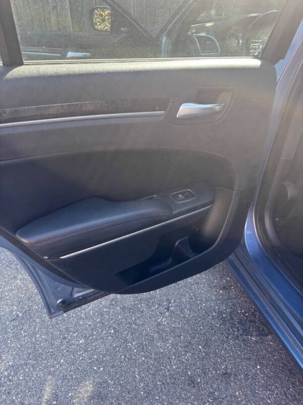 2011 Chrysler 300 Limited