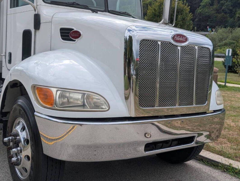 2007 Peterbilt 335